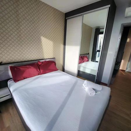 The Base Apartment Pattaya Exterior photo