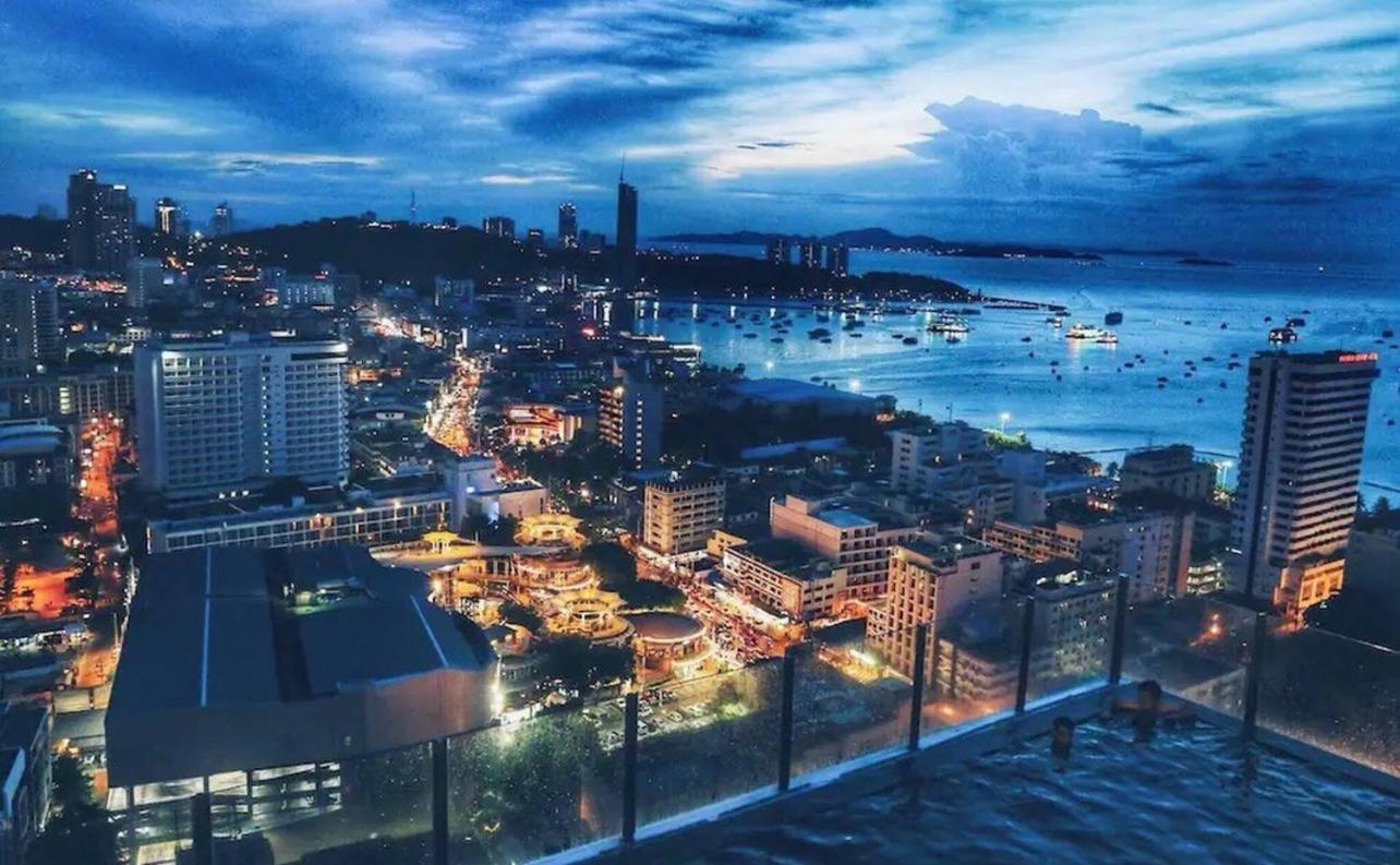The Base Apartment Pattaya Exterior photo