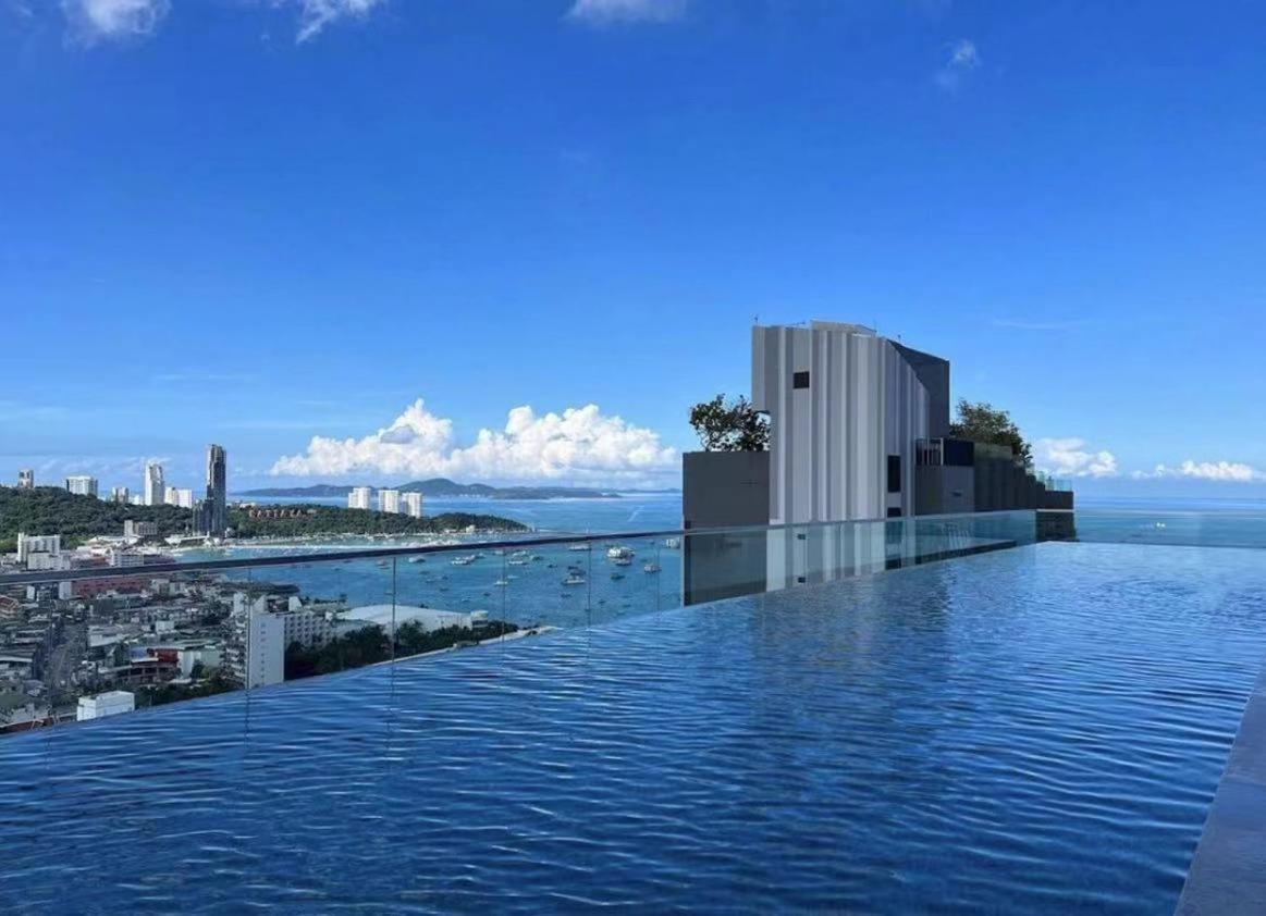 The Base Apartment Pattaya Exterior photo
