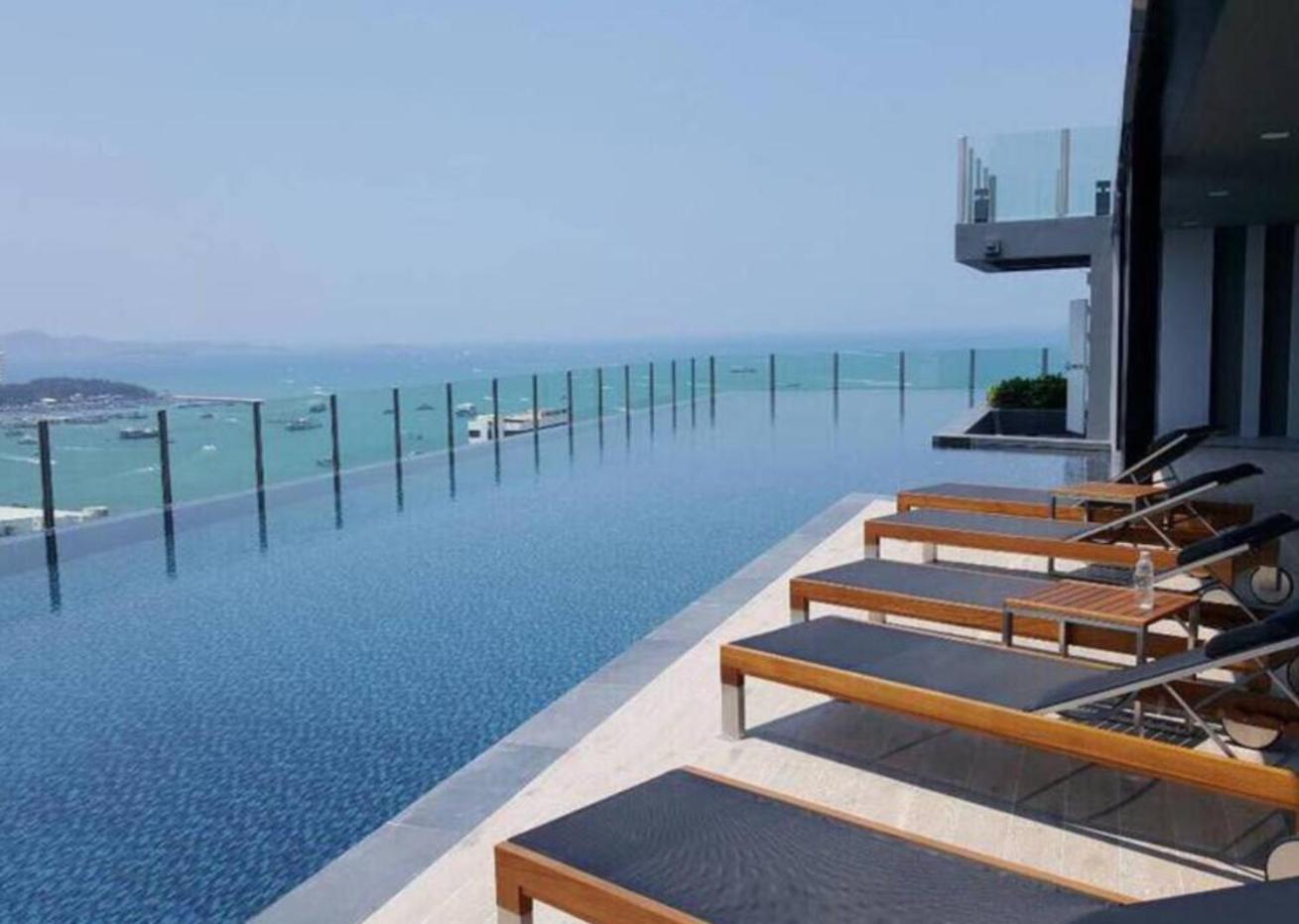 The Base Apartment Pattaya Exterior photo