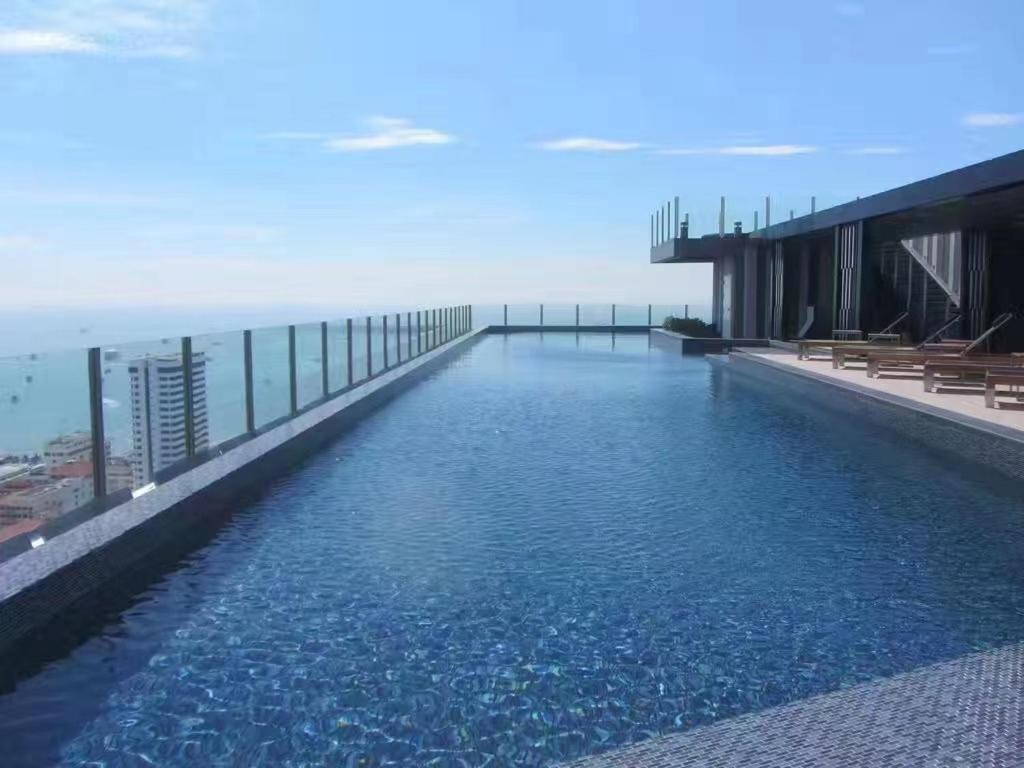 The Base Apartment Pattaya Exterior photo