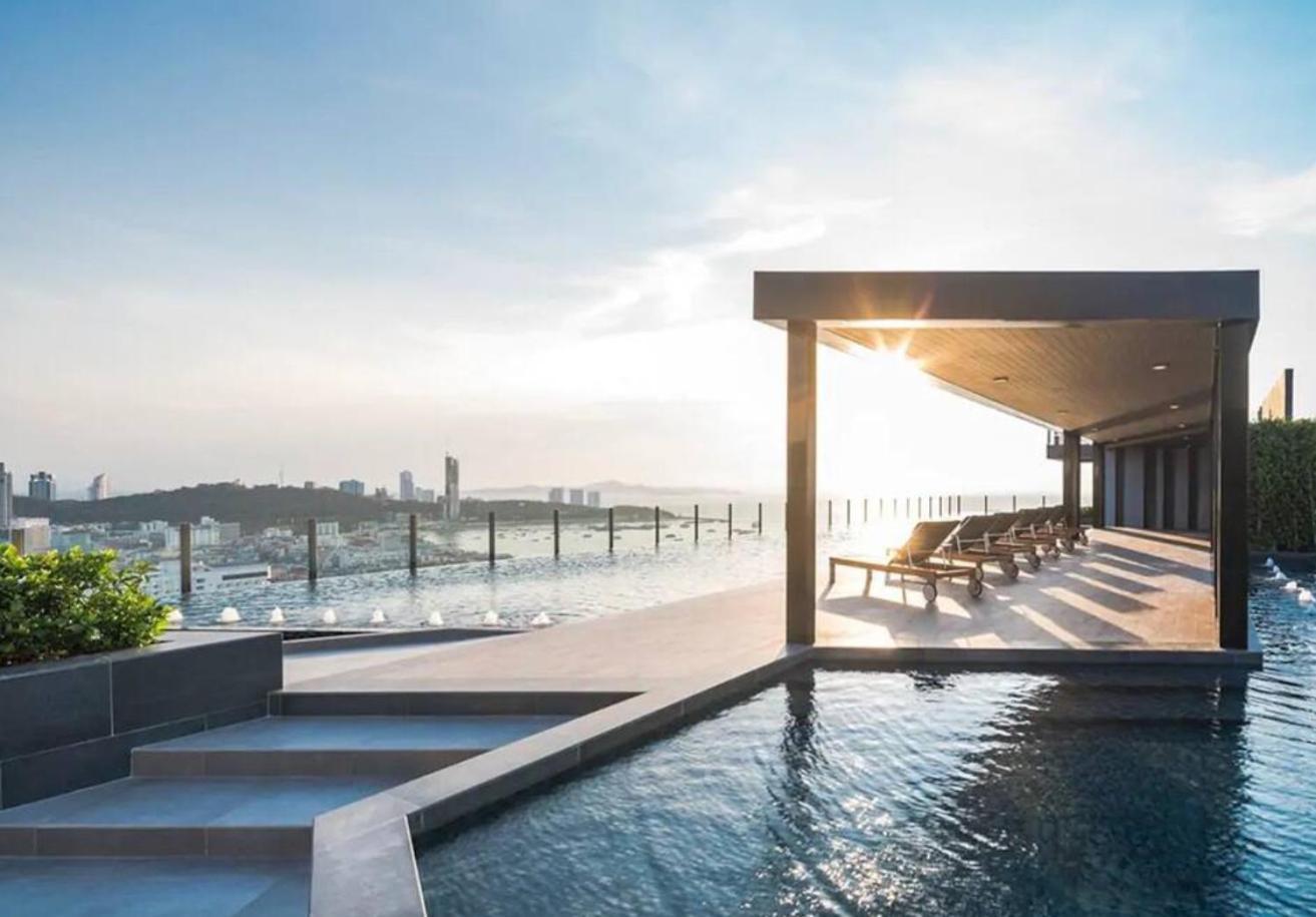 The Base Apartment Pattaya Exterior photo